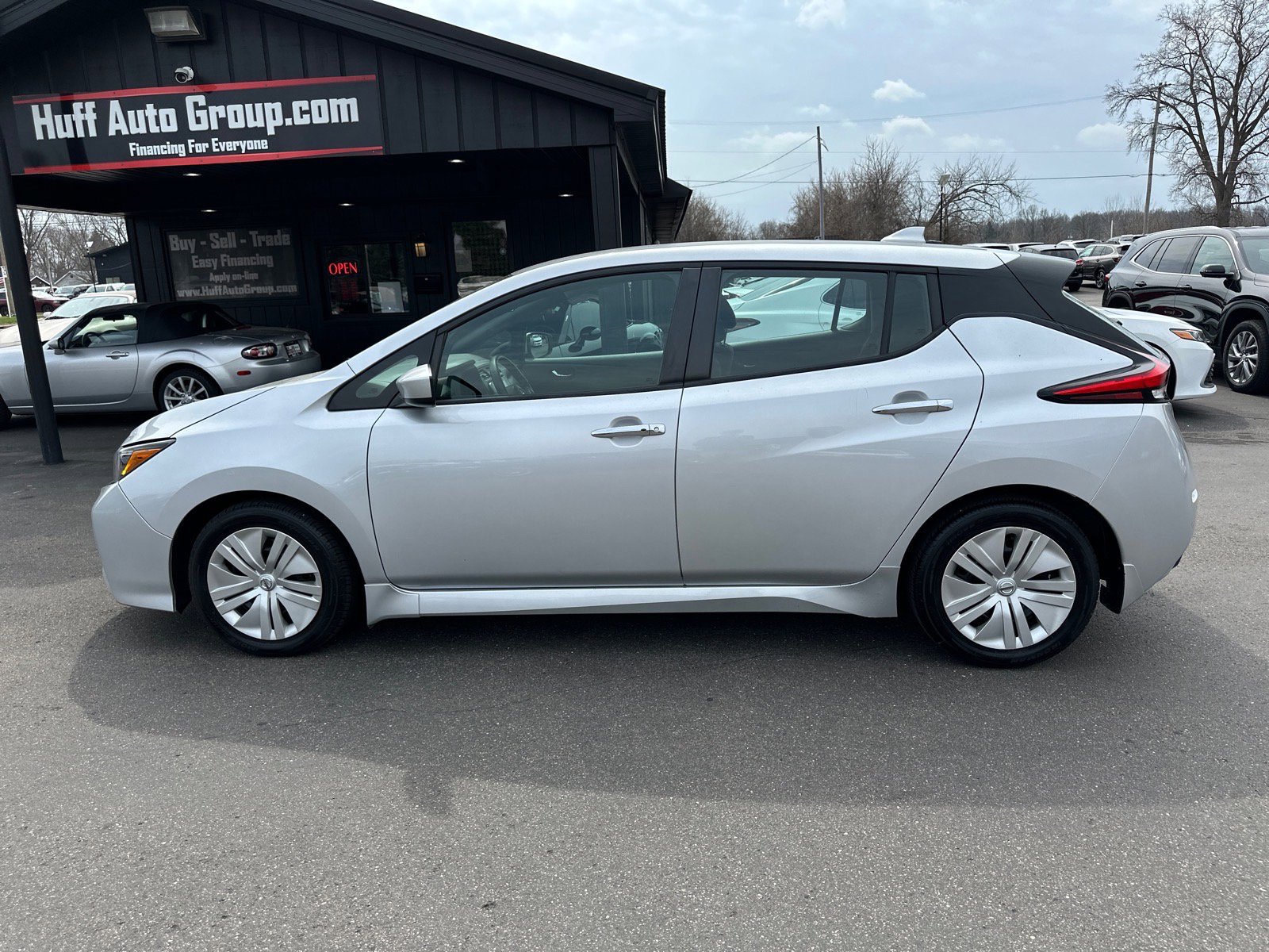 Used 2021 Nissan Leaf S w/ S Charge Package FWD image 2