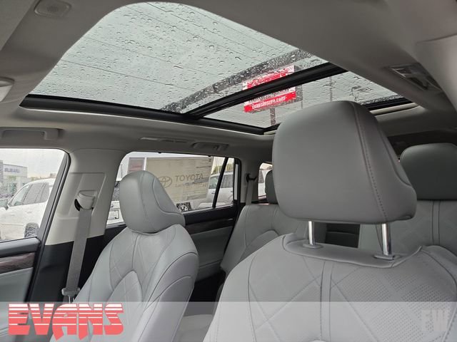 Certified 2025 Toyota Highlander Platinum image 23