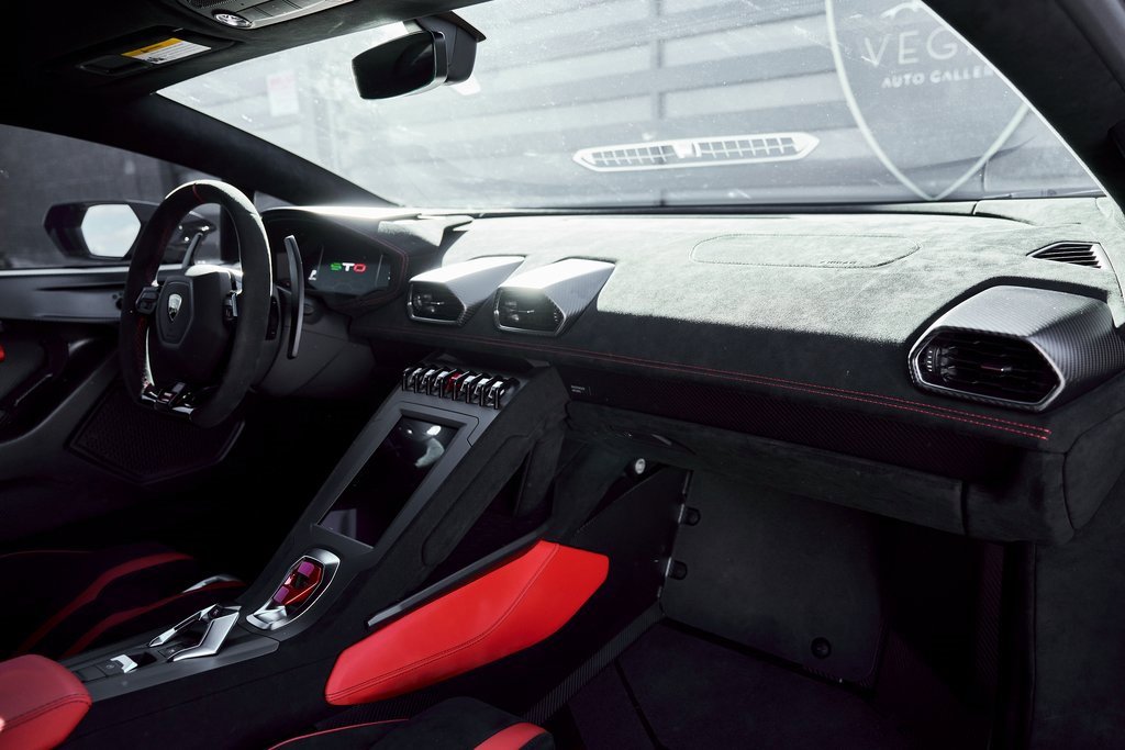 Used 2023 Lamborghini Huracan STO image 46