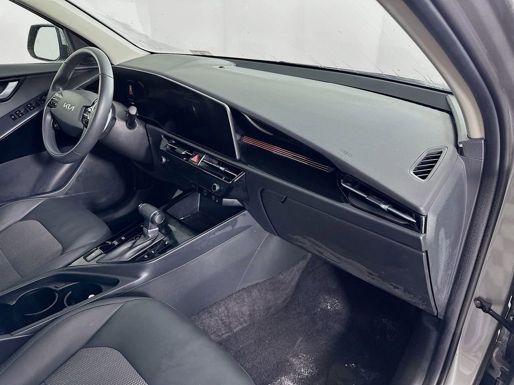 Used 2023 Kia Niro EX image 37