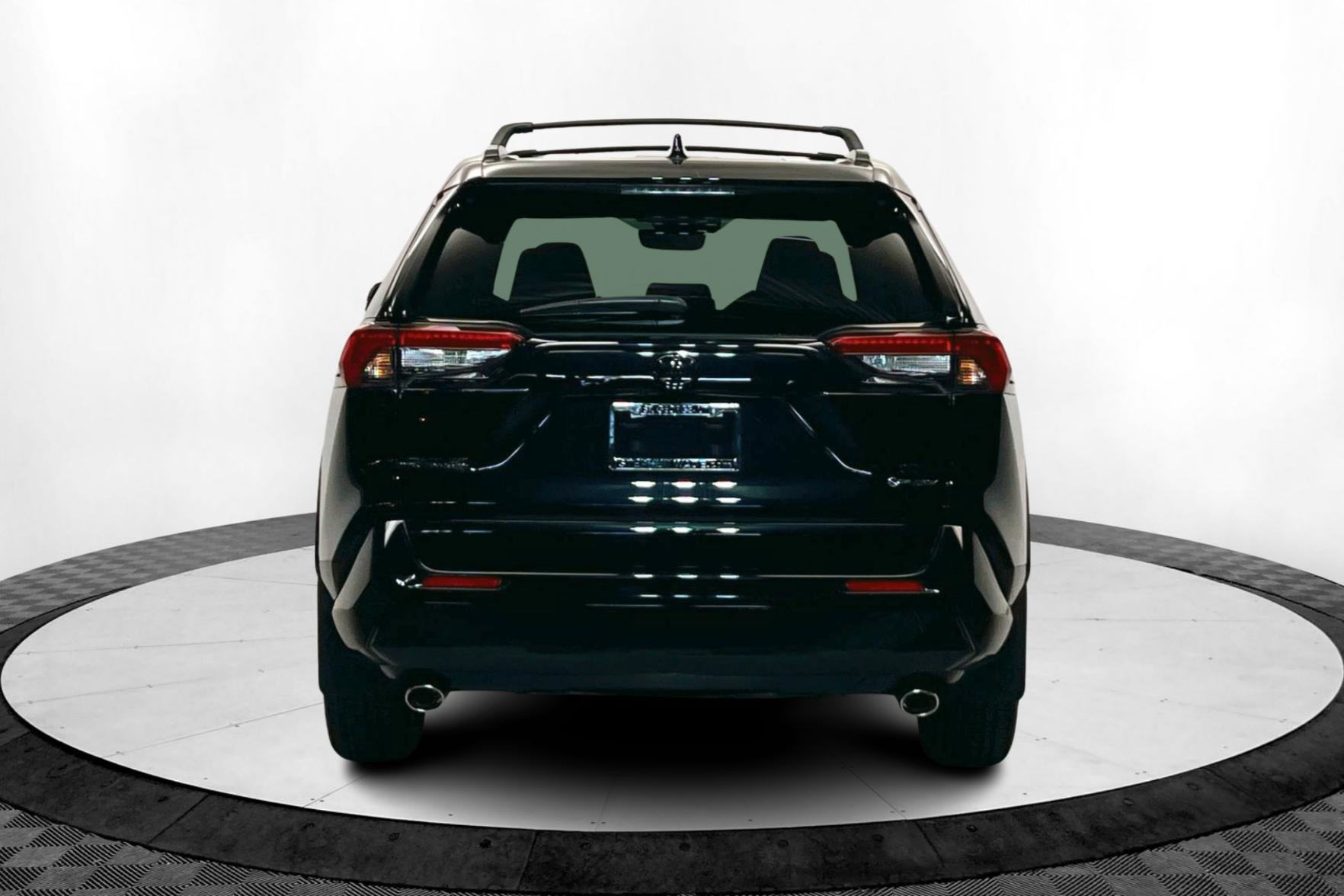 Used 2025 Toyota RAV4 SE w/ Weather & Moonroof Package image 4