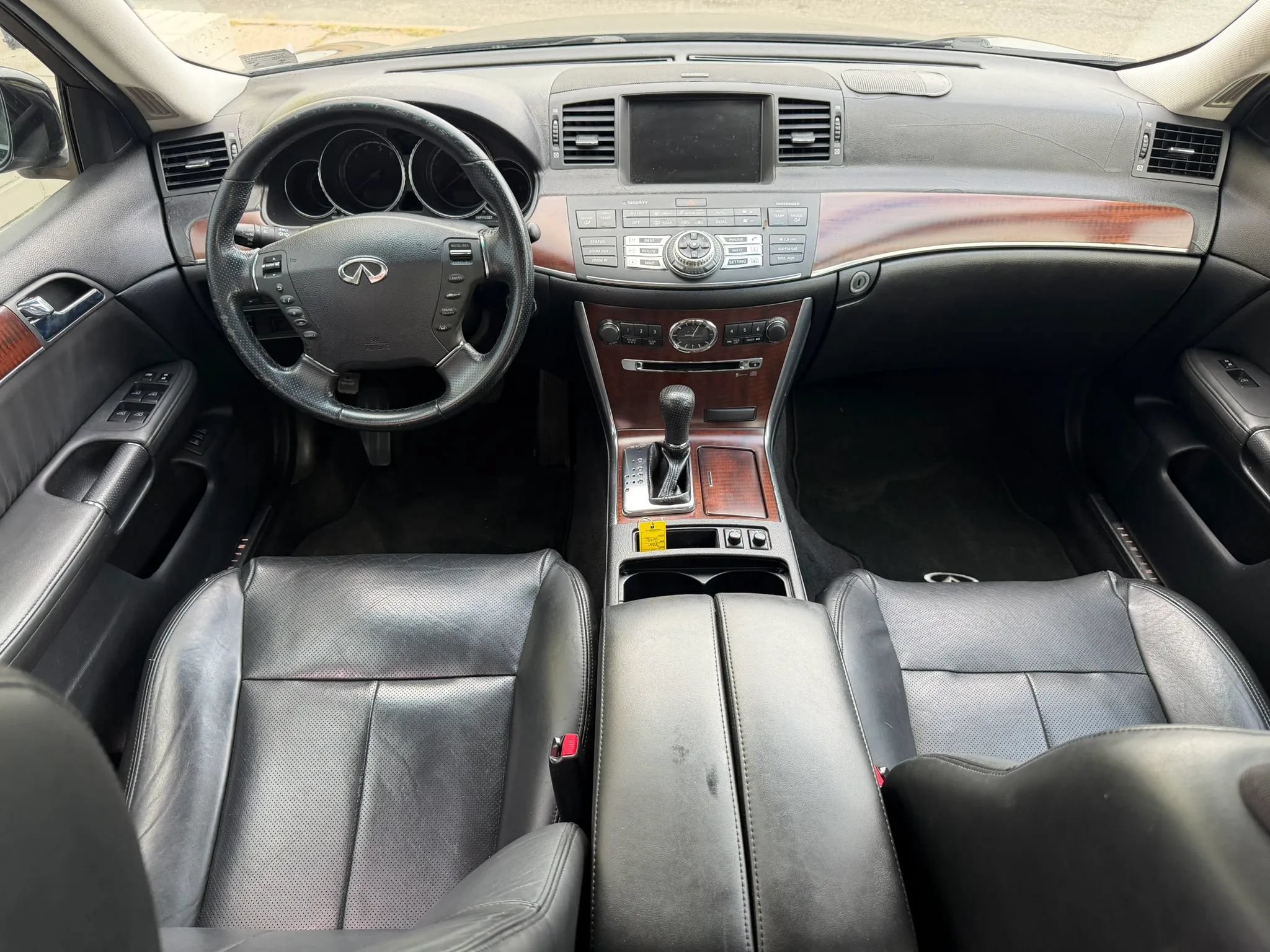 Used 2010 INFINITI M35 w/ Technology Pkg RWD image 14