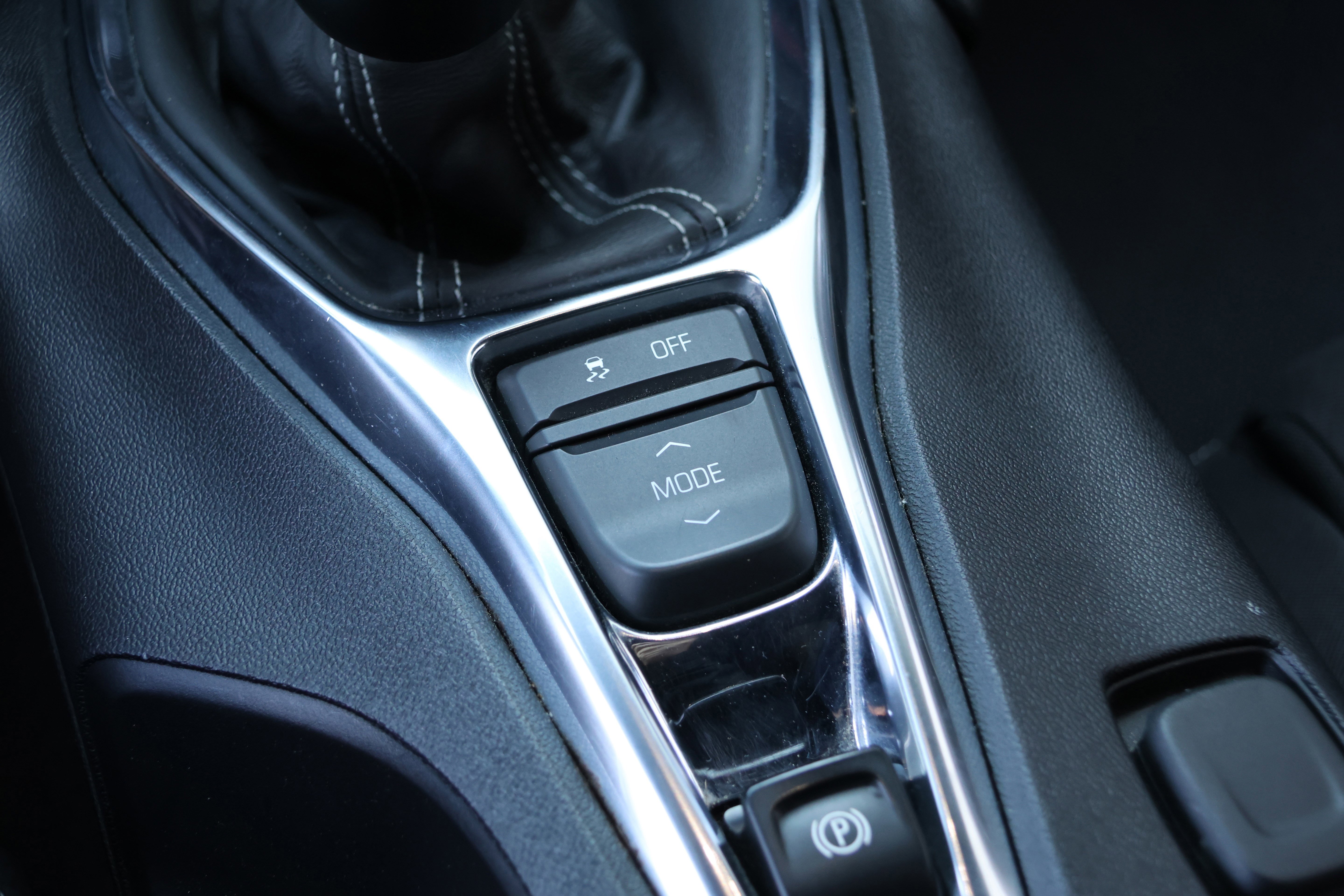 Used 2020 Chevrolet Camaro SS RWD image 30