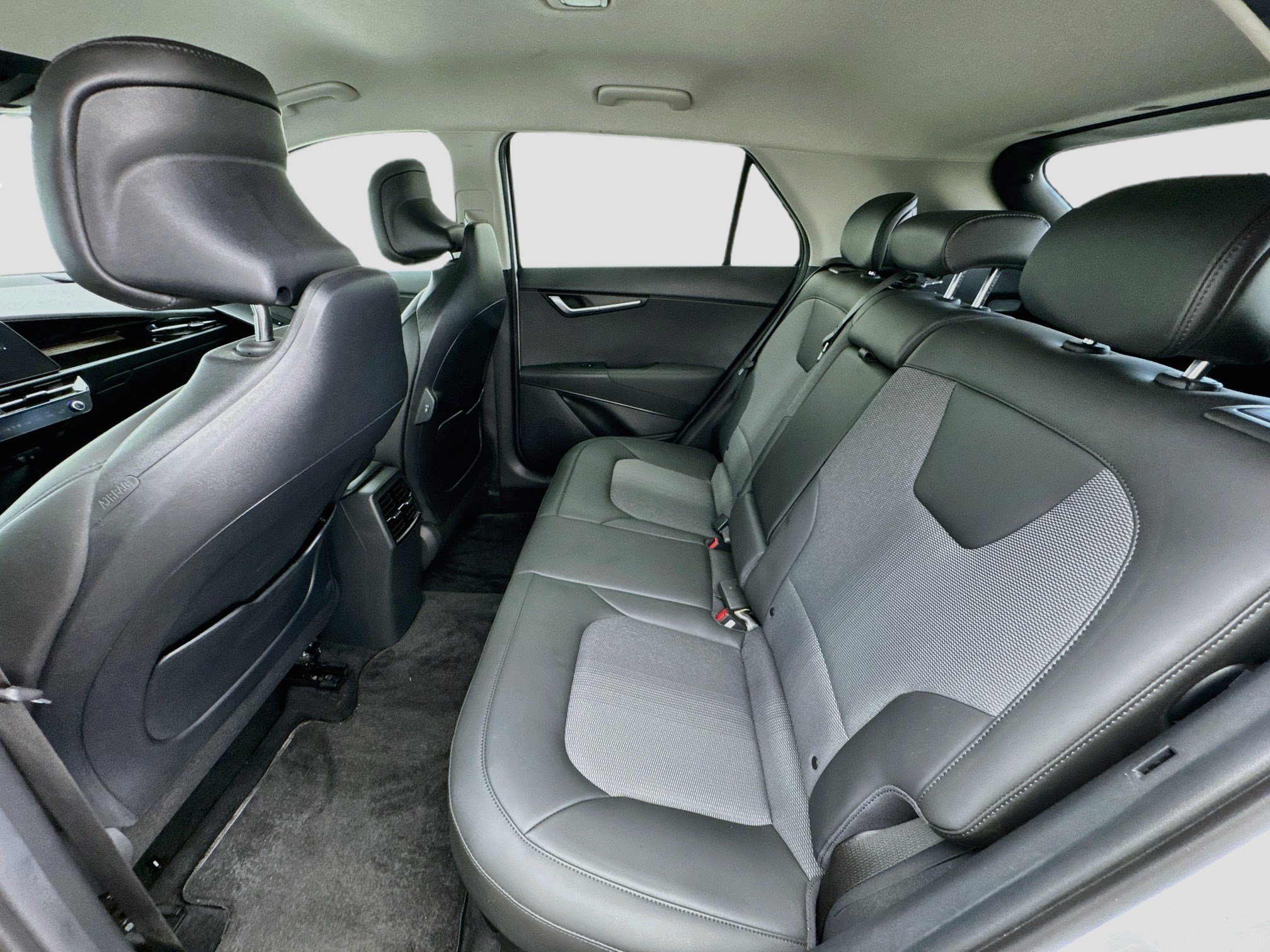 Used 2025 Kia Niro EX FWD image 15