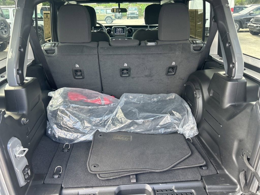 Used 2022 Jeep Wrangler Unlimited Sport image 29