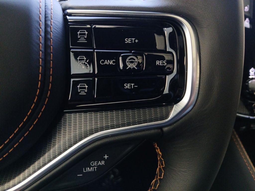 New 2026 Jeep Grand Wagoneer Summit AWD/4WD image 25