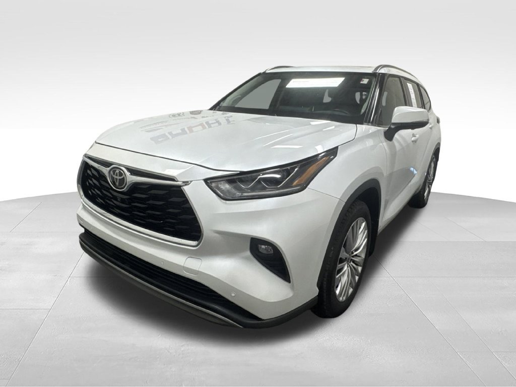 Used 2023 Toyota Highlander Platinum AWD/4WD image 3