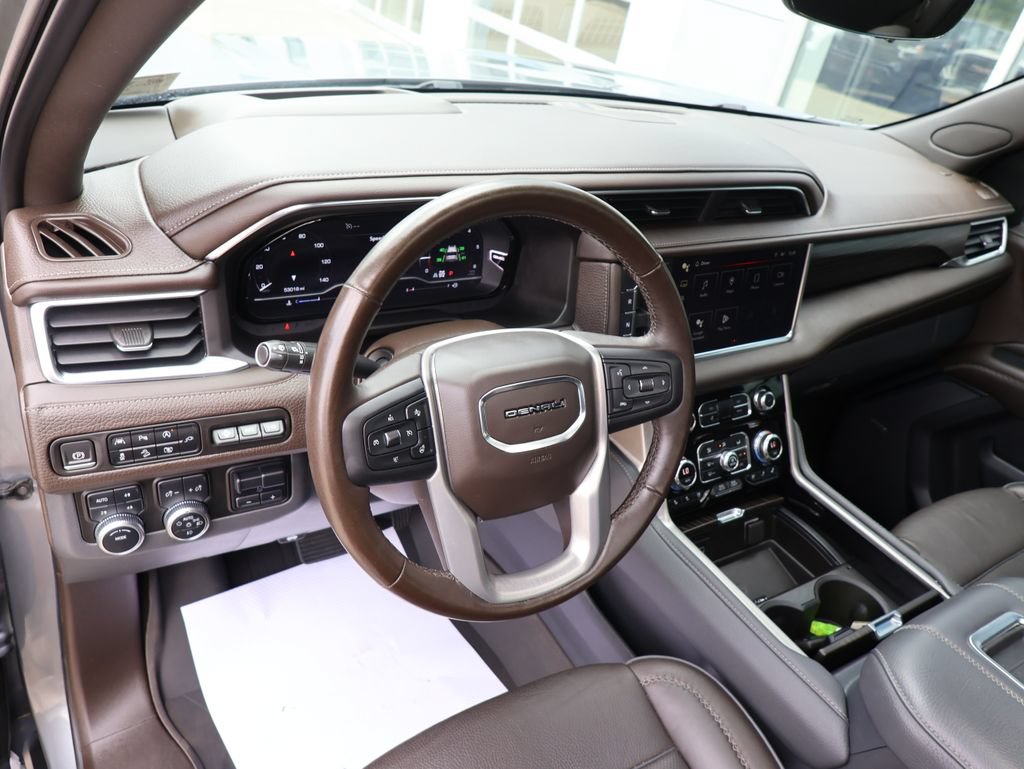 Used 2022 GMC Yukon Denali w/ Denali Premium Package AWD/4WD image 25