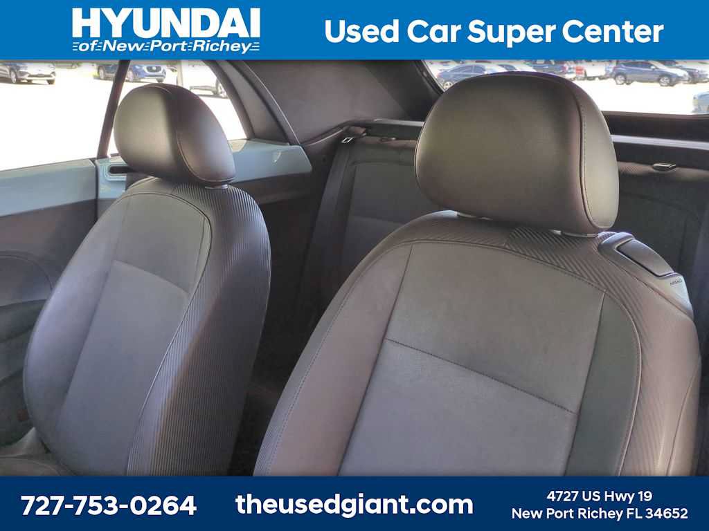 Used 2013 Volkswagen Beetle 2.5 FWD image 7
