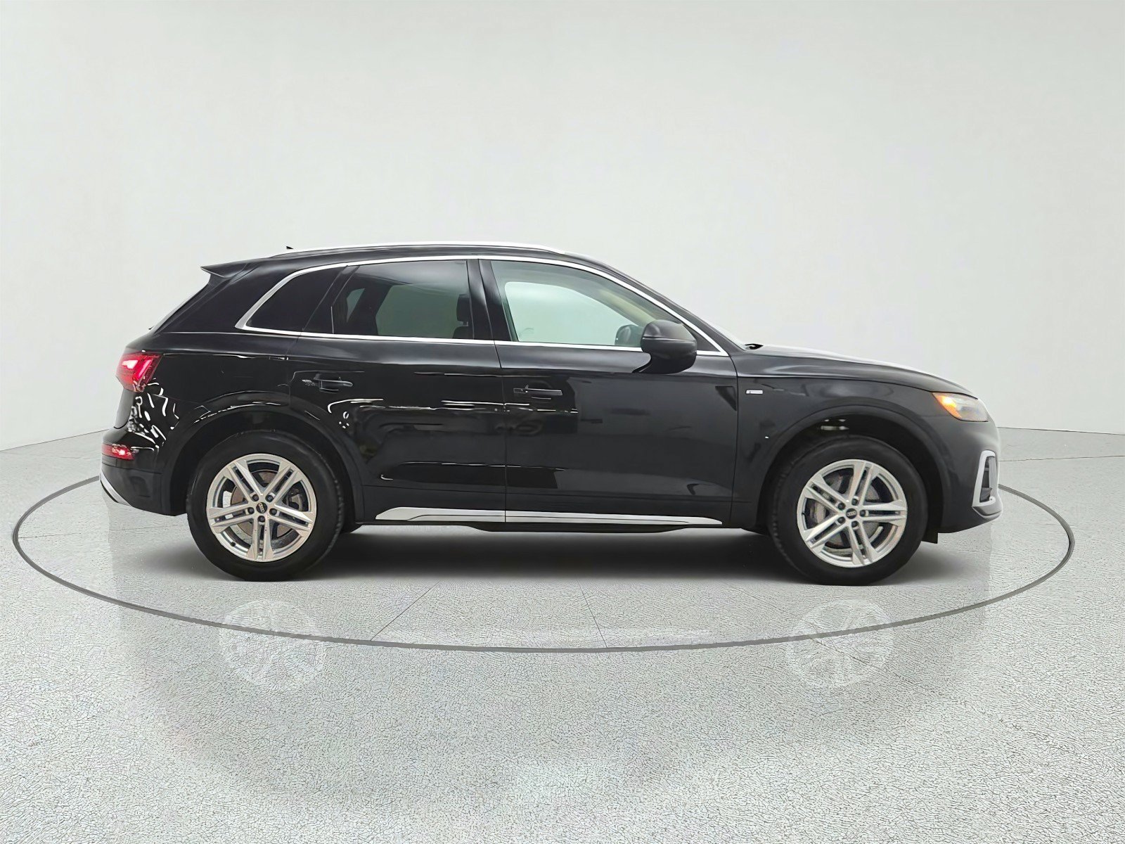 Used 2023 Audi Q5 e Premium Plus w/ Premium Plus Package AWD/4WD image 4