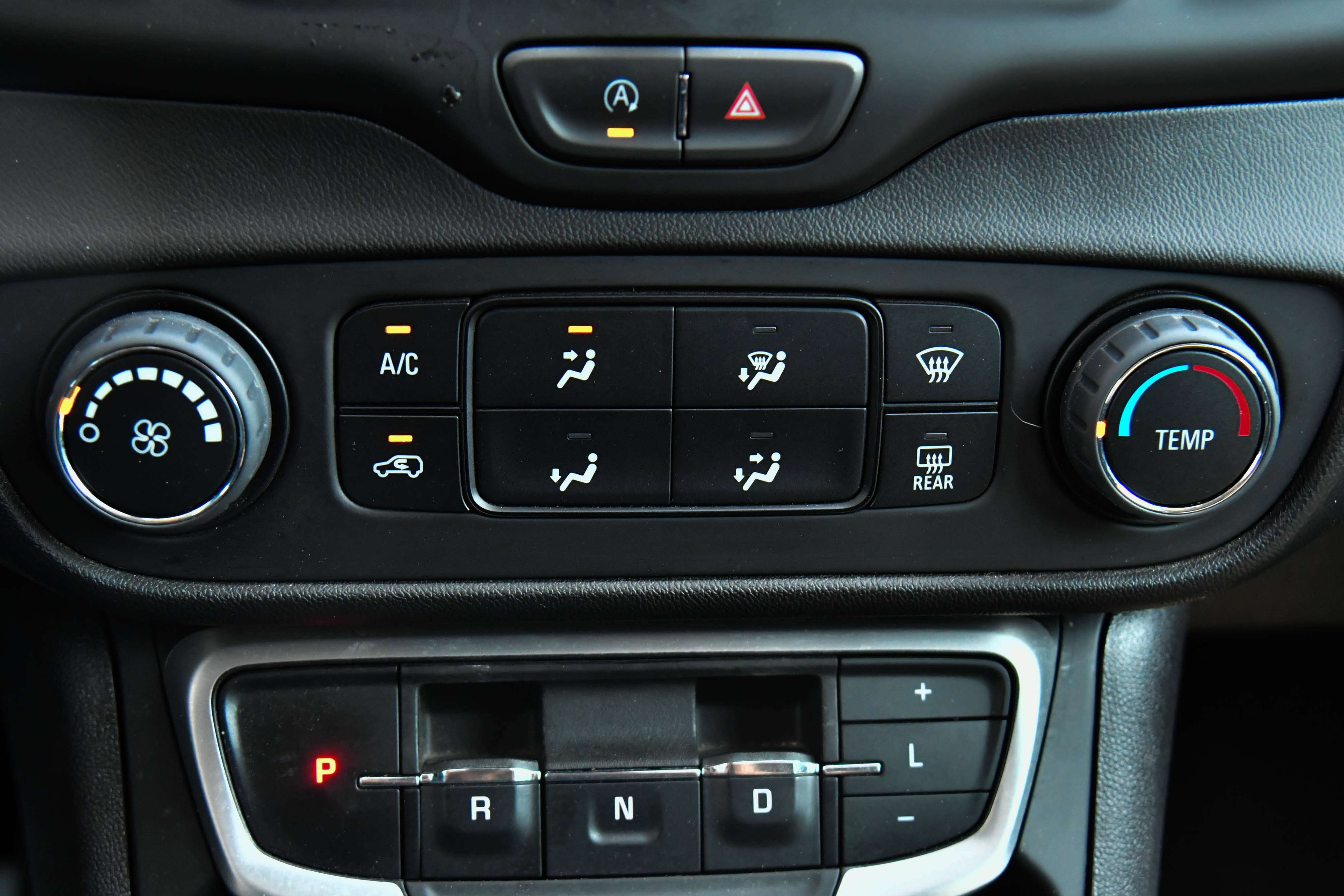 Used 2024 GMC Terrain SLE FWD image 21