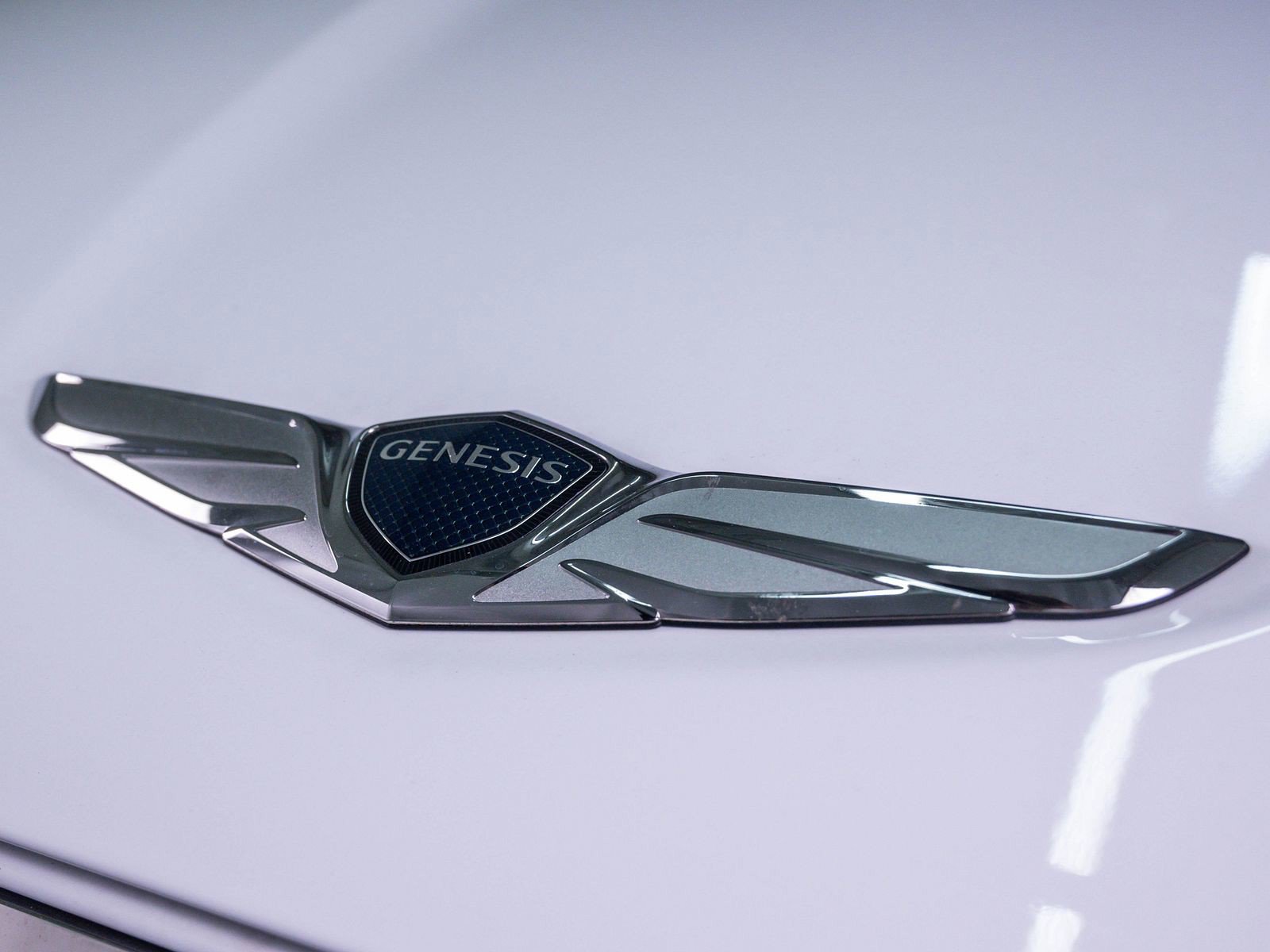 Used 2025 Genesis Electrified GV70 w/ Prestige Package AWD/4WD image 5