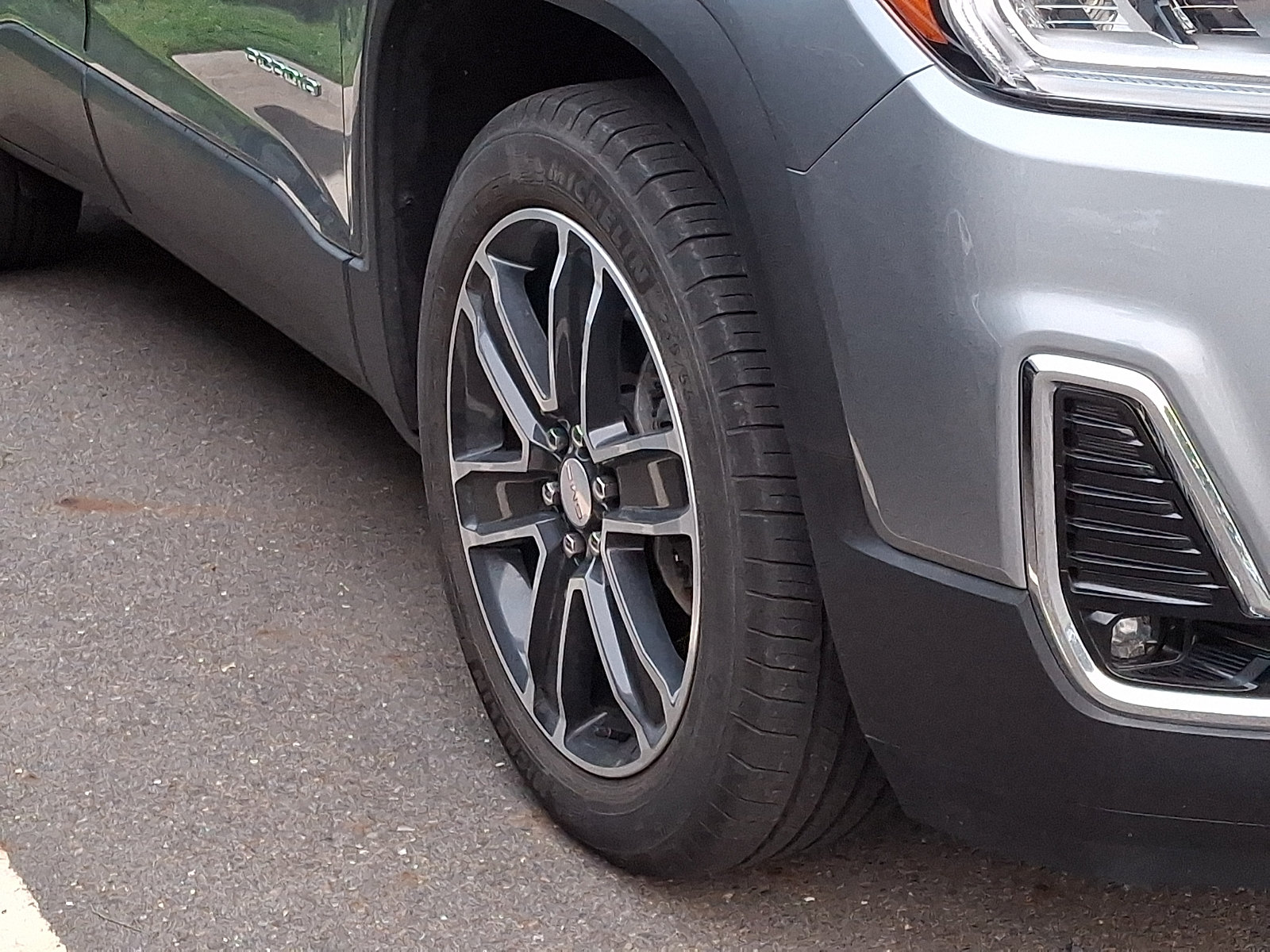 Certified 2023 GMC Acadia SLT w/ Technology Package AWD/4WD image 6