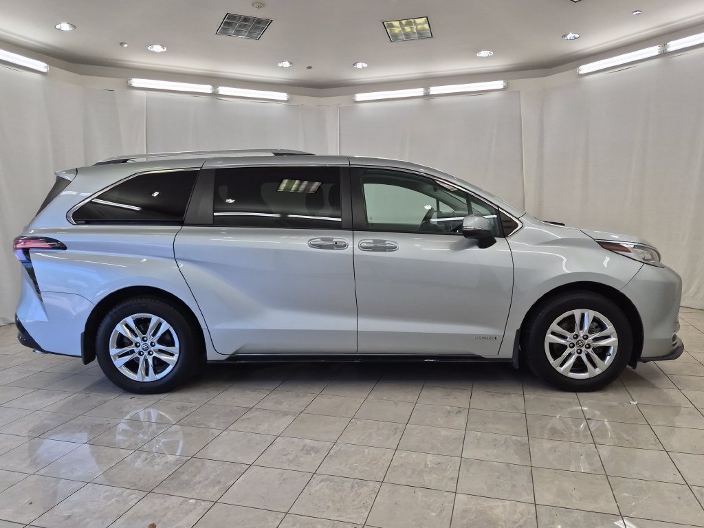 Used 2021 Toyota Sienna Limited AWD/4WD image 11