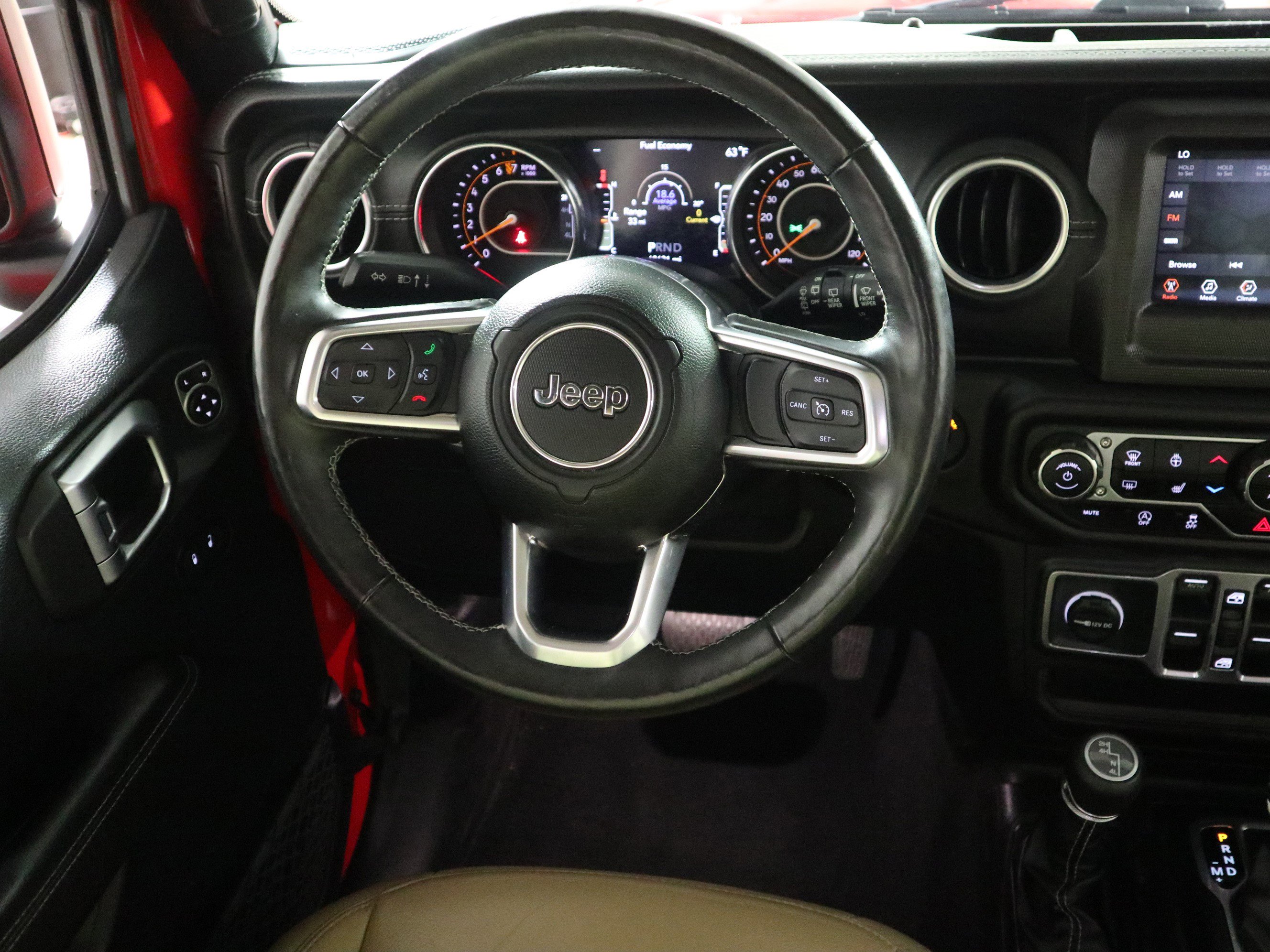 Used 2018 Jeep Wrangler Unlimited Sahara AWD/4WD image 14