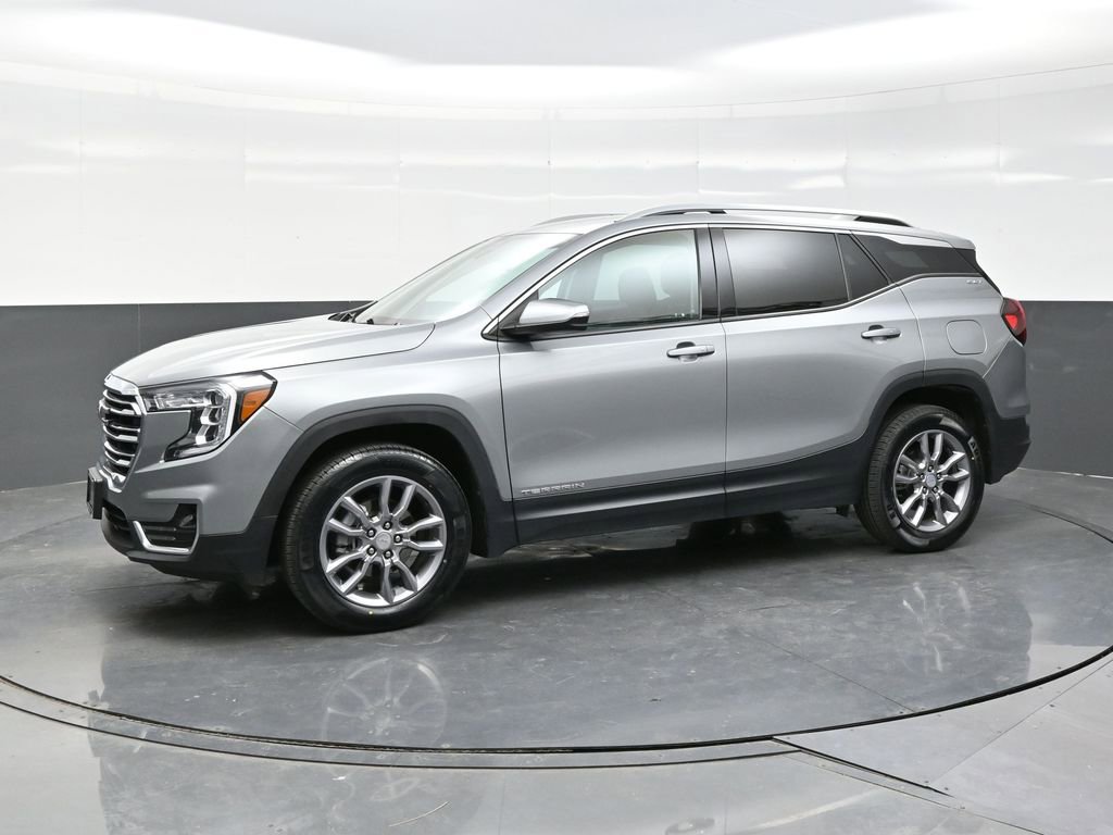 Used 2024 GMC Terrain SLT image 3