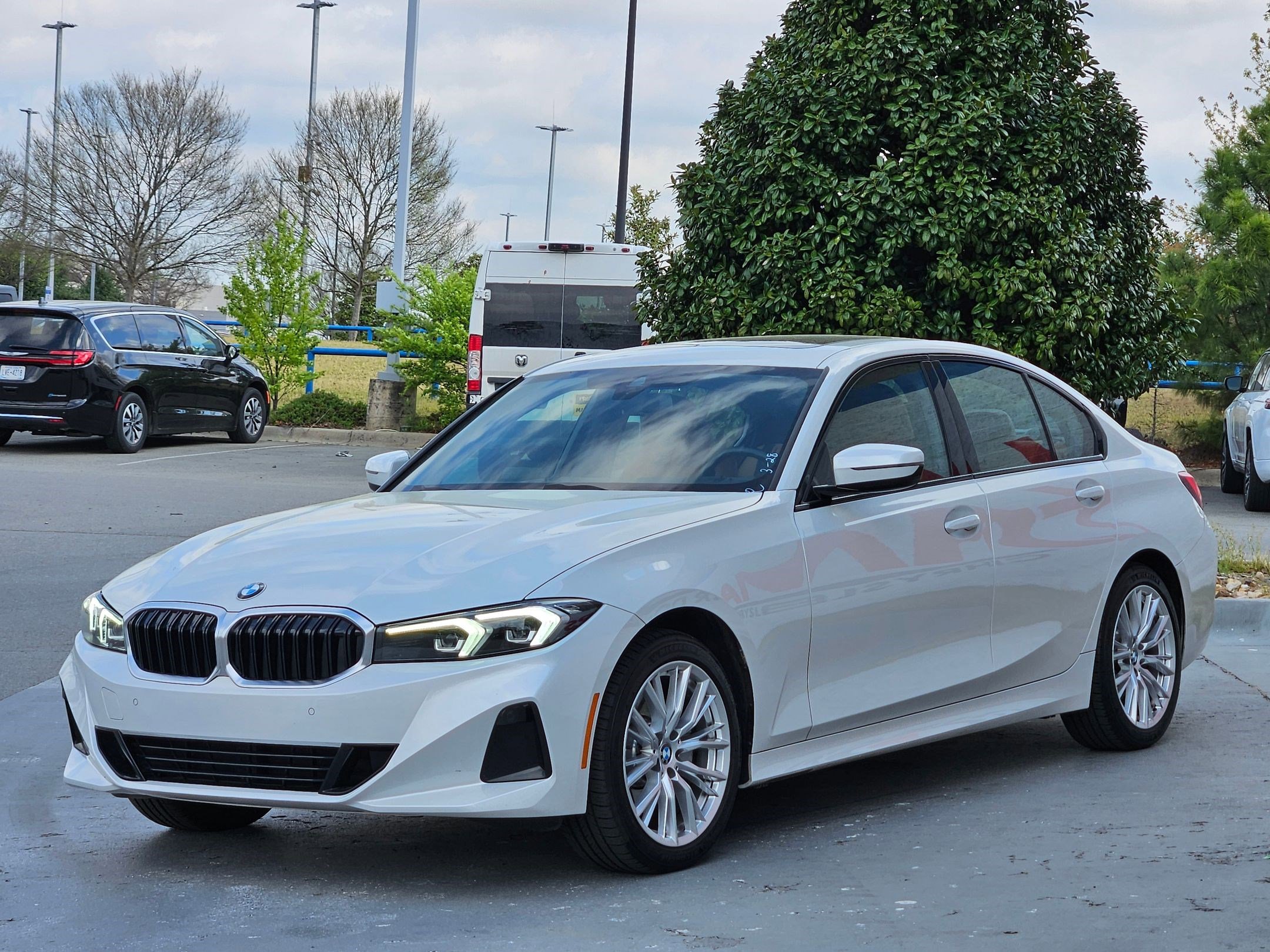 Used 2023 BMW 330i xDrive Sedan image 3
