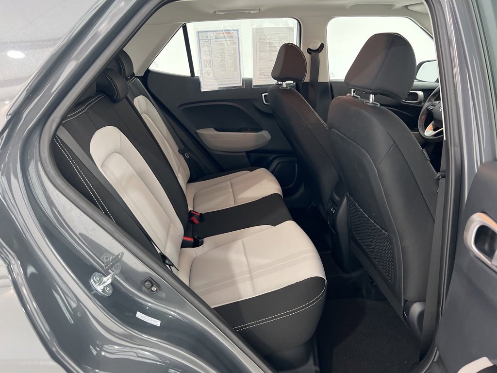Used 2024 Hyundai Venue SEL image 24