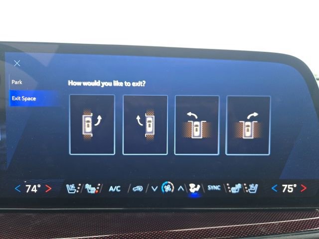 Used 2025 Chevrolet Traverse RS w/ LPO, Floor Liner Package image 38