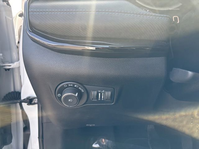 Used 2025 Jeep Compass Latitude w/ Altitude Special Edition AWD/4WD image 24