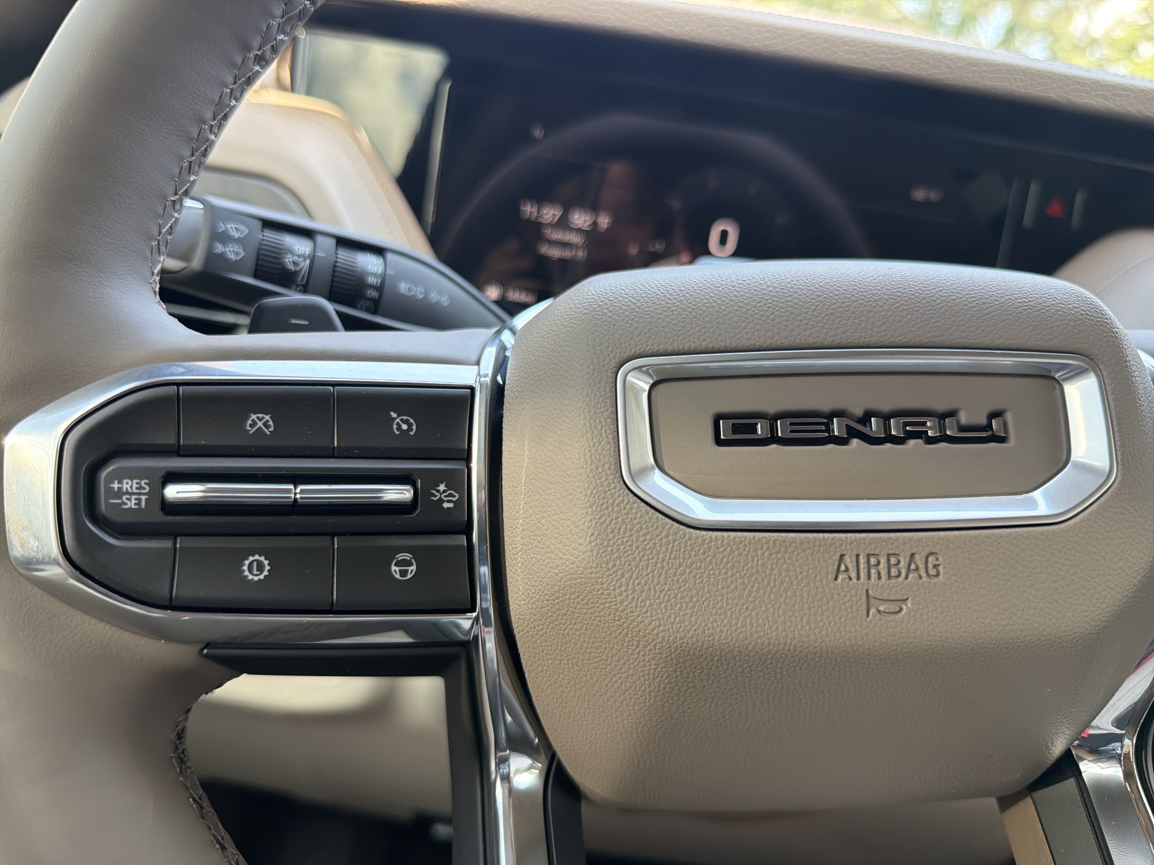 New 2026 GMC Yukon Denali w/ Advanced Technology Package AWD/4WD image 29