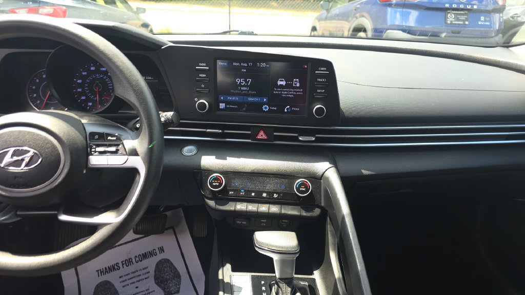 Used 2021 Hyundai Elantra SEL FWD image 25
