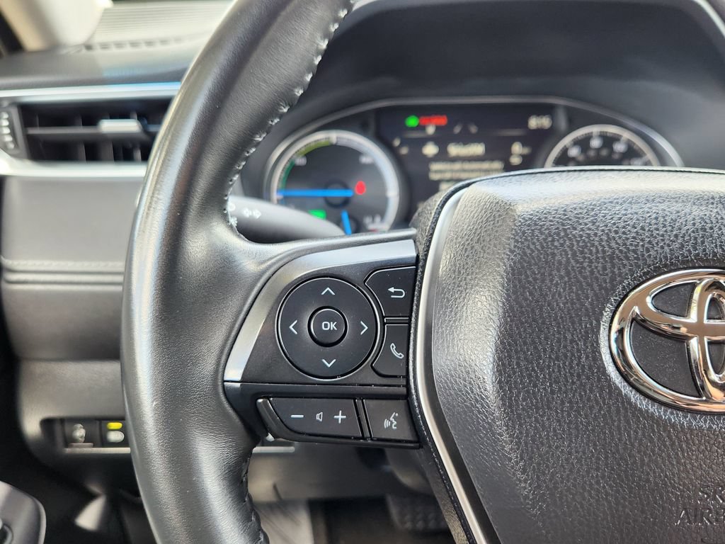 Used 2024 Toyota Venza LE AWD/4WD image 17