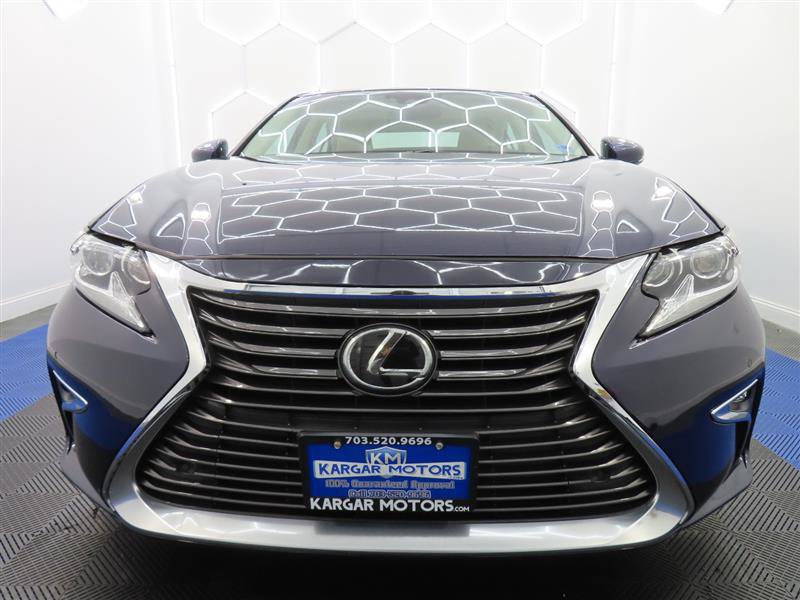 Used 2017 Lexus ES 350 w/ Luxury Package FWD image 3