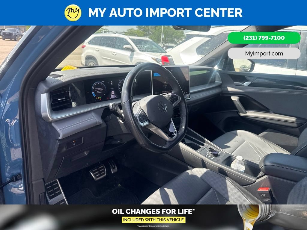Used 2025 Volkswagen Tiguan SE R-Line AWD/4WD image 8