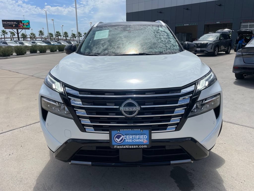 Certified 2024 Nissan Rogue Platinum FWD image 2