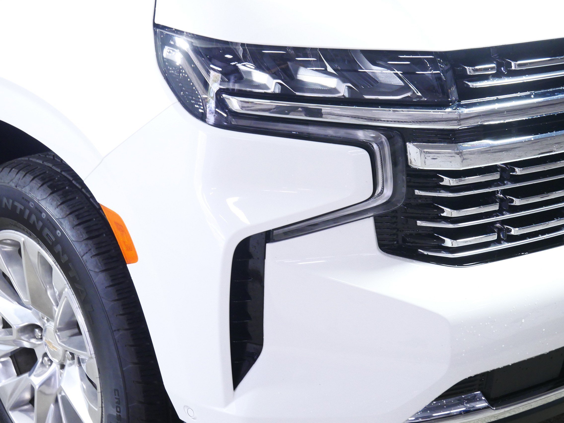 Used 2023 Chevrolet Tahoe Premier w/ Advanced Technology Package AWD/4WD image 16