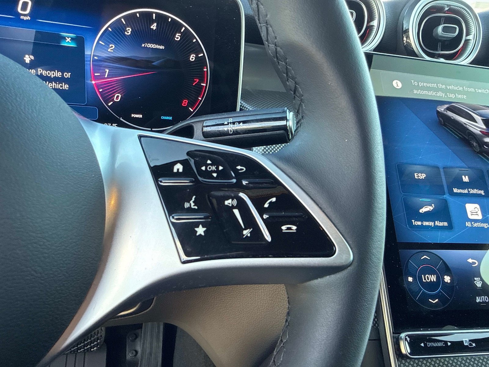 Certified 2025 Mercedes-Benz GLC 300 image 32