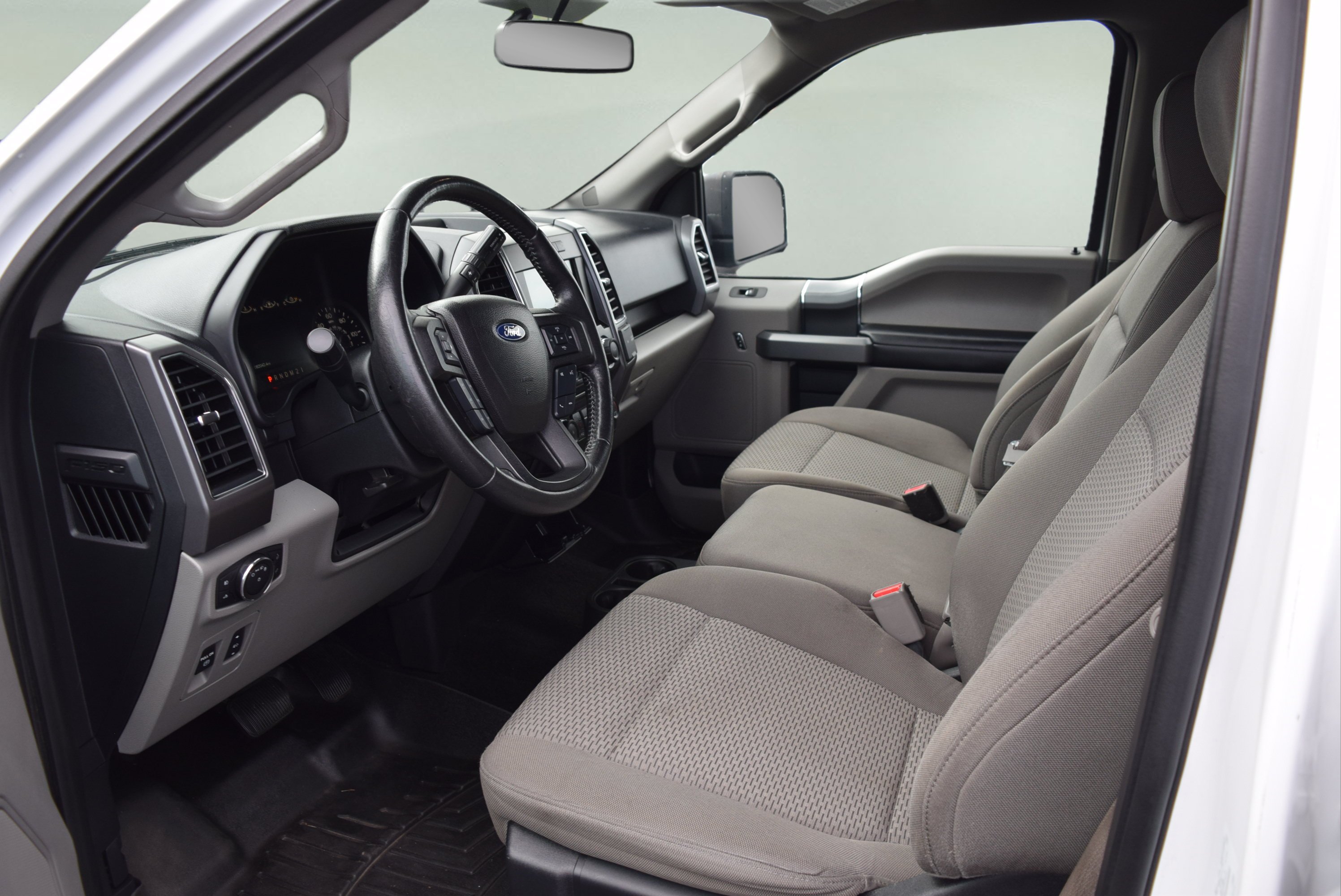 Used 2017 Ford F150 XLT w/ Equipment Group 302A Luxury AWD/4WD image 11