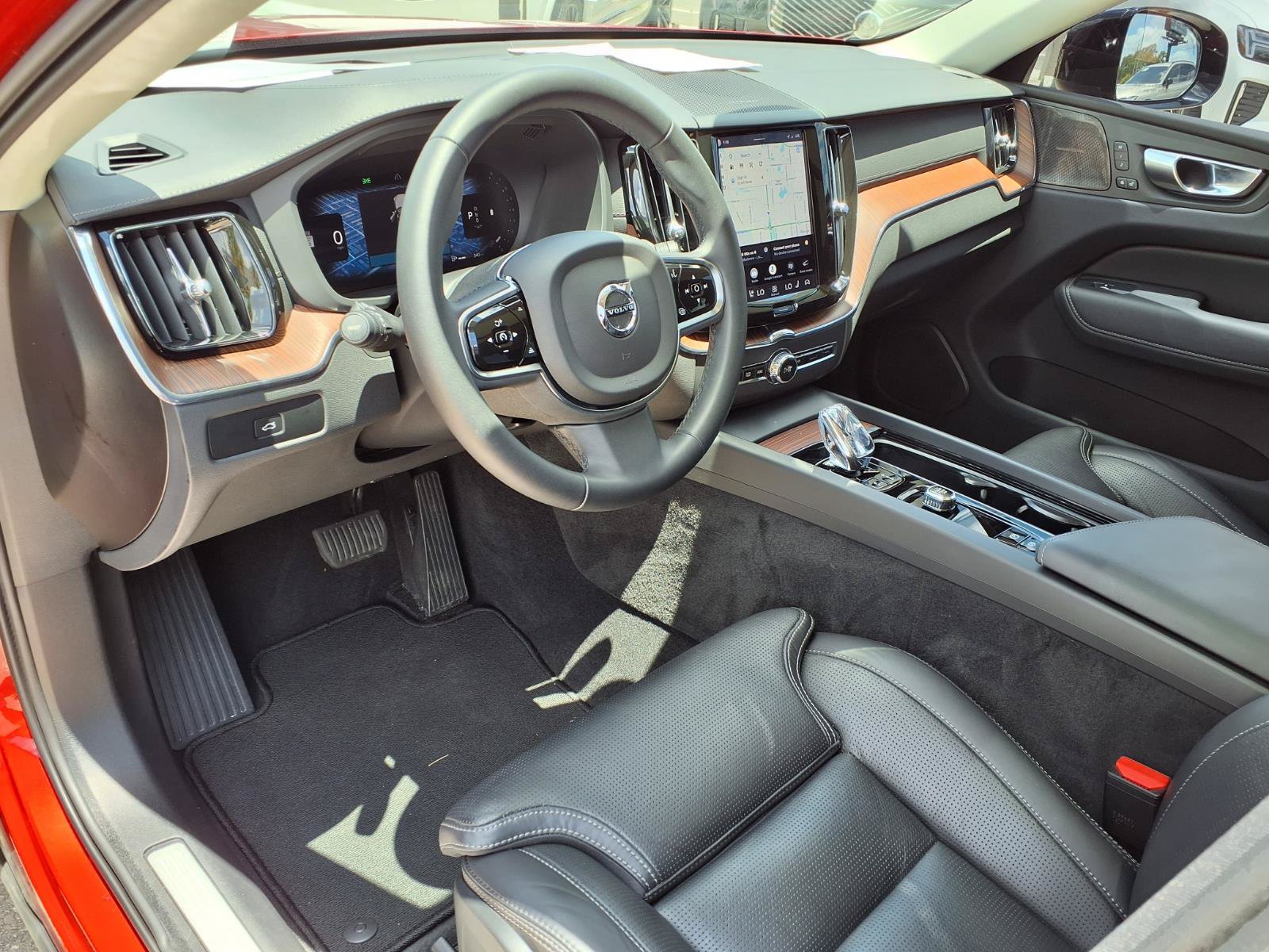 Used 2024 Volvo XC60 B5 Ultimate w/ Climate Package AWD/4WD image 20