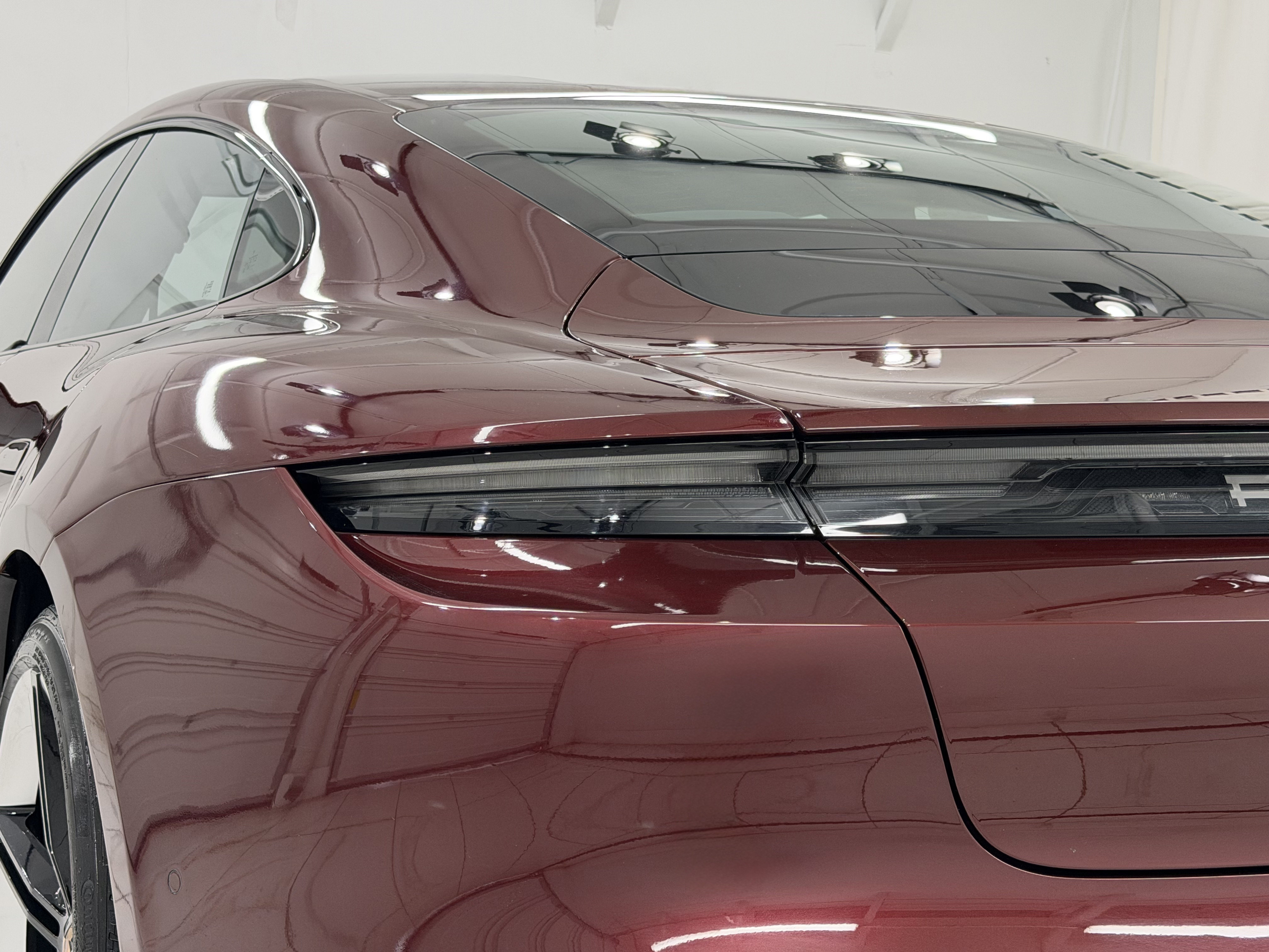 Certified 2022 Porsche Taycan 4S AWD/4WD image 18