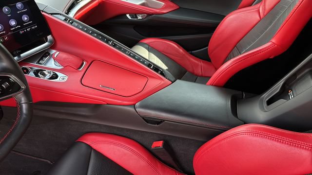 Used 2022 Chevrolet Corvette Stingray Premium Cpe w/ Z51 Performance Package RWD image 21