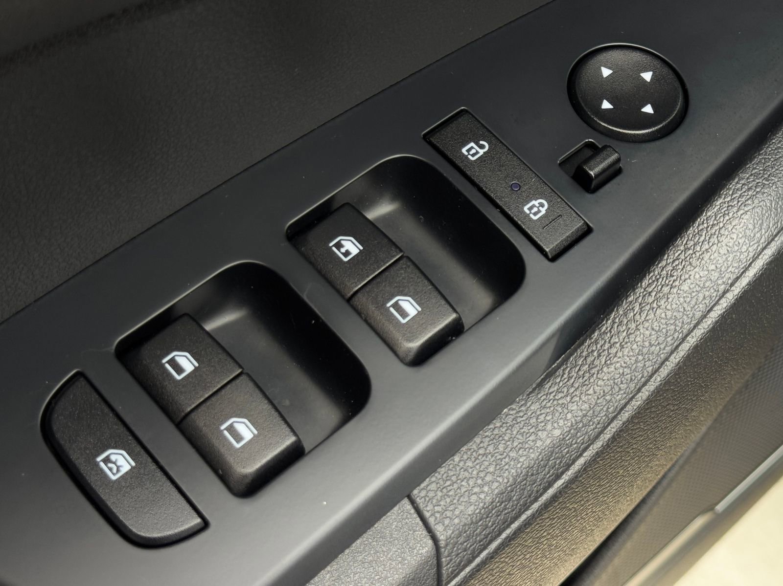 Used 2024 Kia Sportage LX image 13