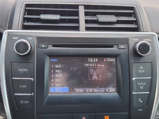 Used 2015 Toyota Camry LE FWD image 12