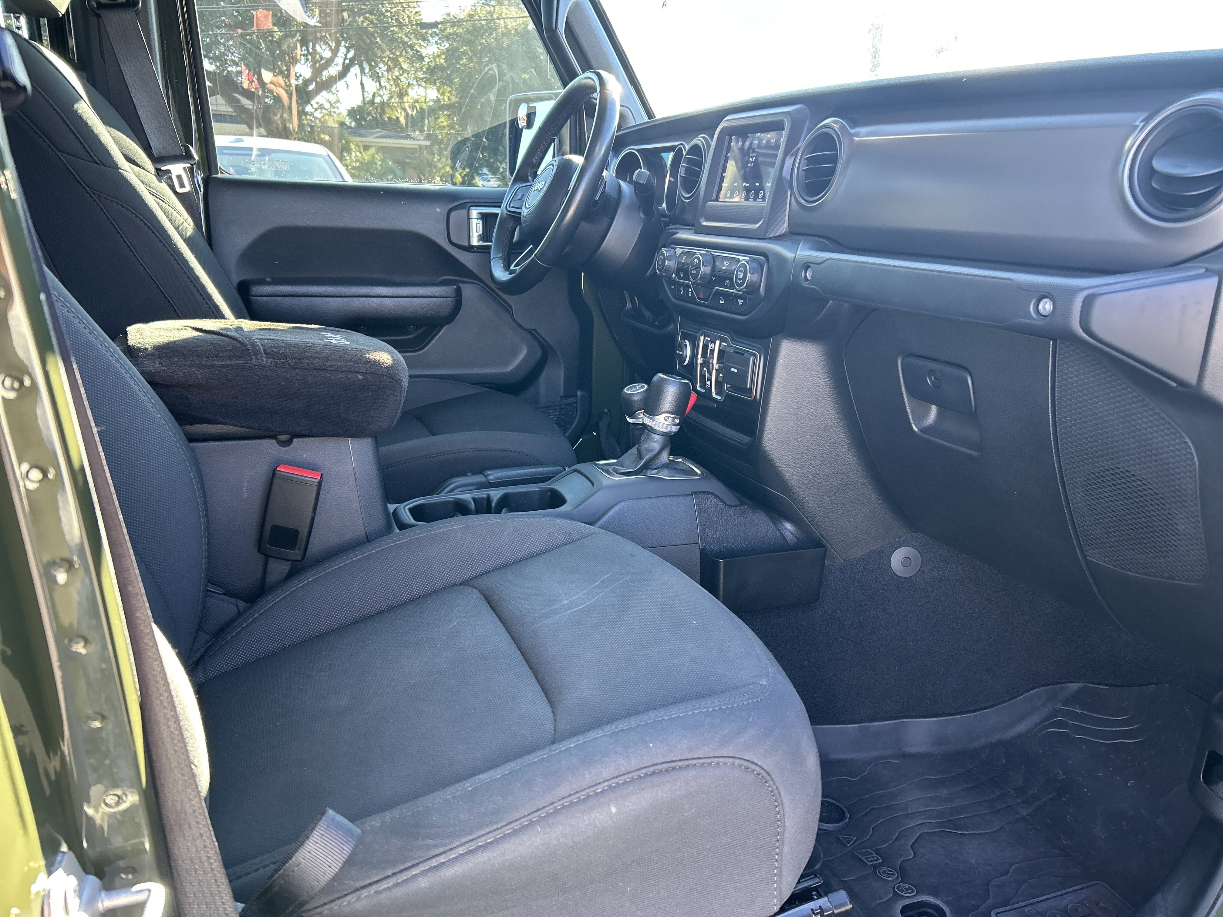 Used 2022 Jeep Gladiator Sport image 21