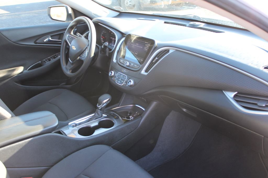 Used 2024 Chevrolet Malibu LT image 21