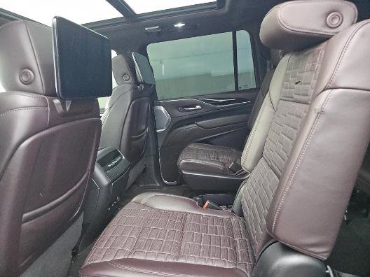 Used 2023 Cadillac Escalade ESV Sport Platinum w/ LPO, ONYX Package image 6