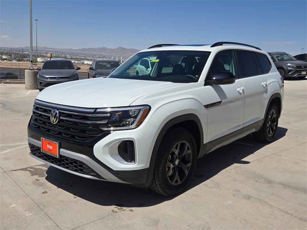 New 2025 Volkswagen Atlas Peak Edition SE image 5