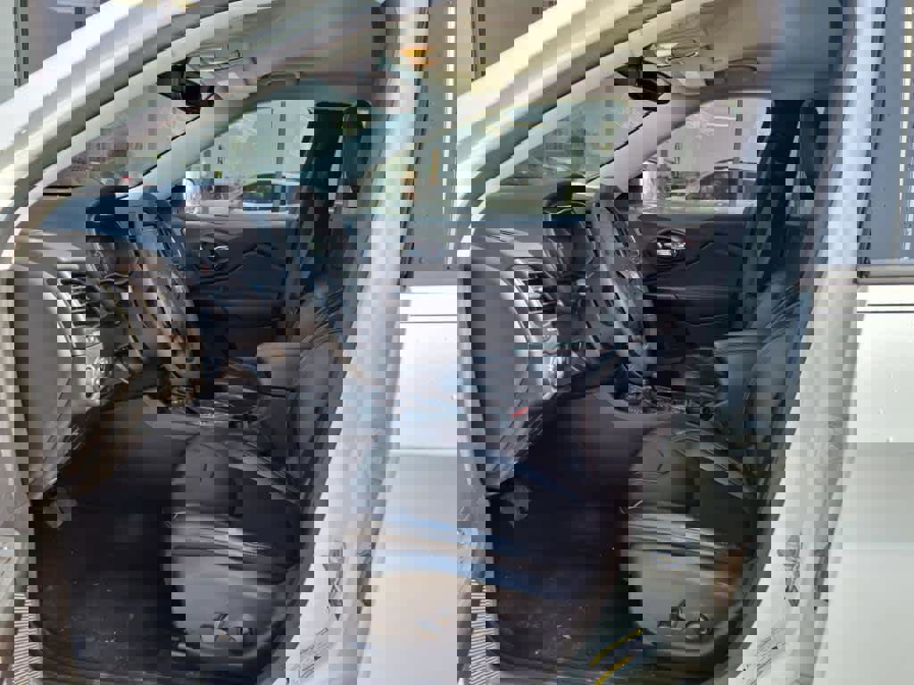 Used 2022 Jeep Cherokee Trailhawk w/ Comfort/Convenience Group image 13