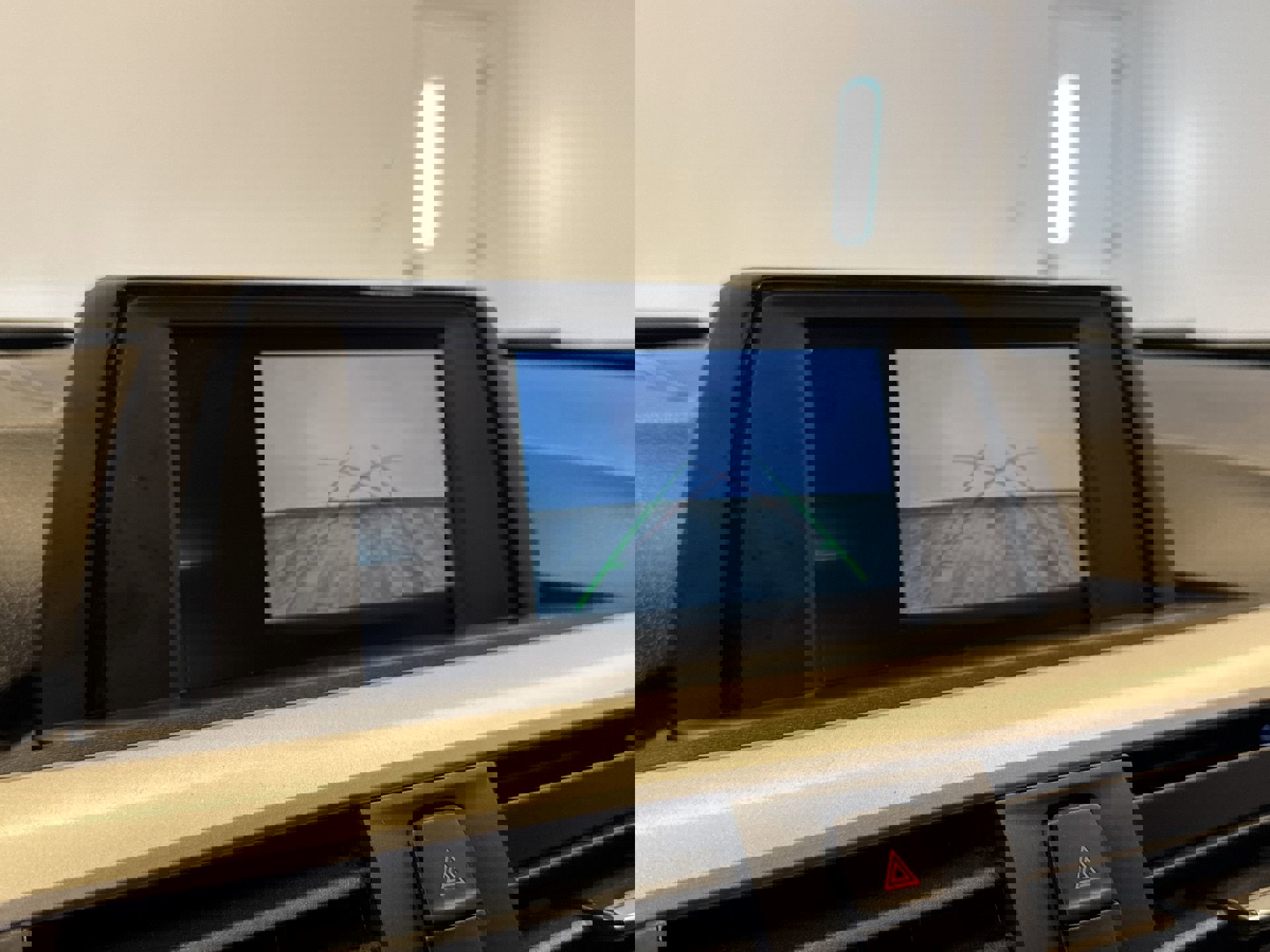 Used 2018 BMW 320i xDrive Sedan image 17