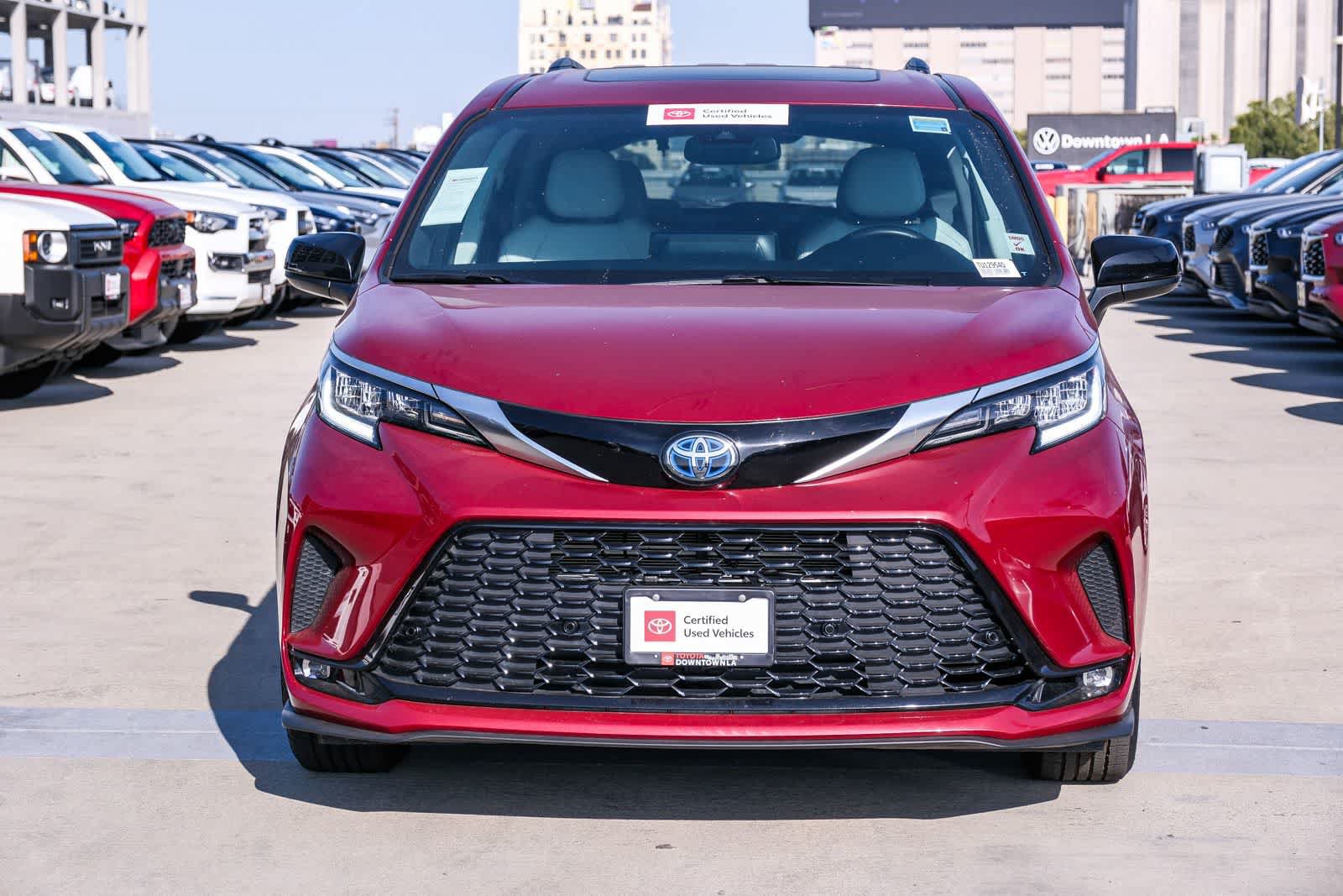 Certified 2021 Toyota Sienna XSE AWD/4WD image 2