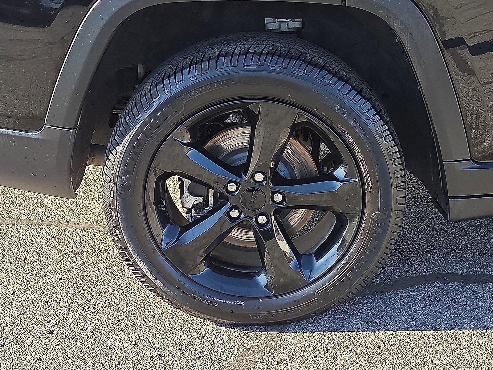 Used 2024 Jeep Grand Cherokee L Limited w/ Black Appearance Package image 7