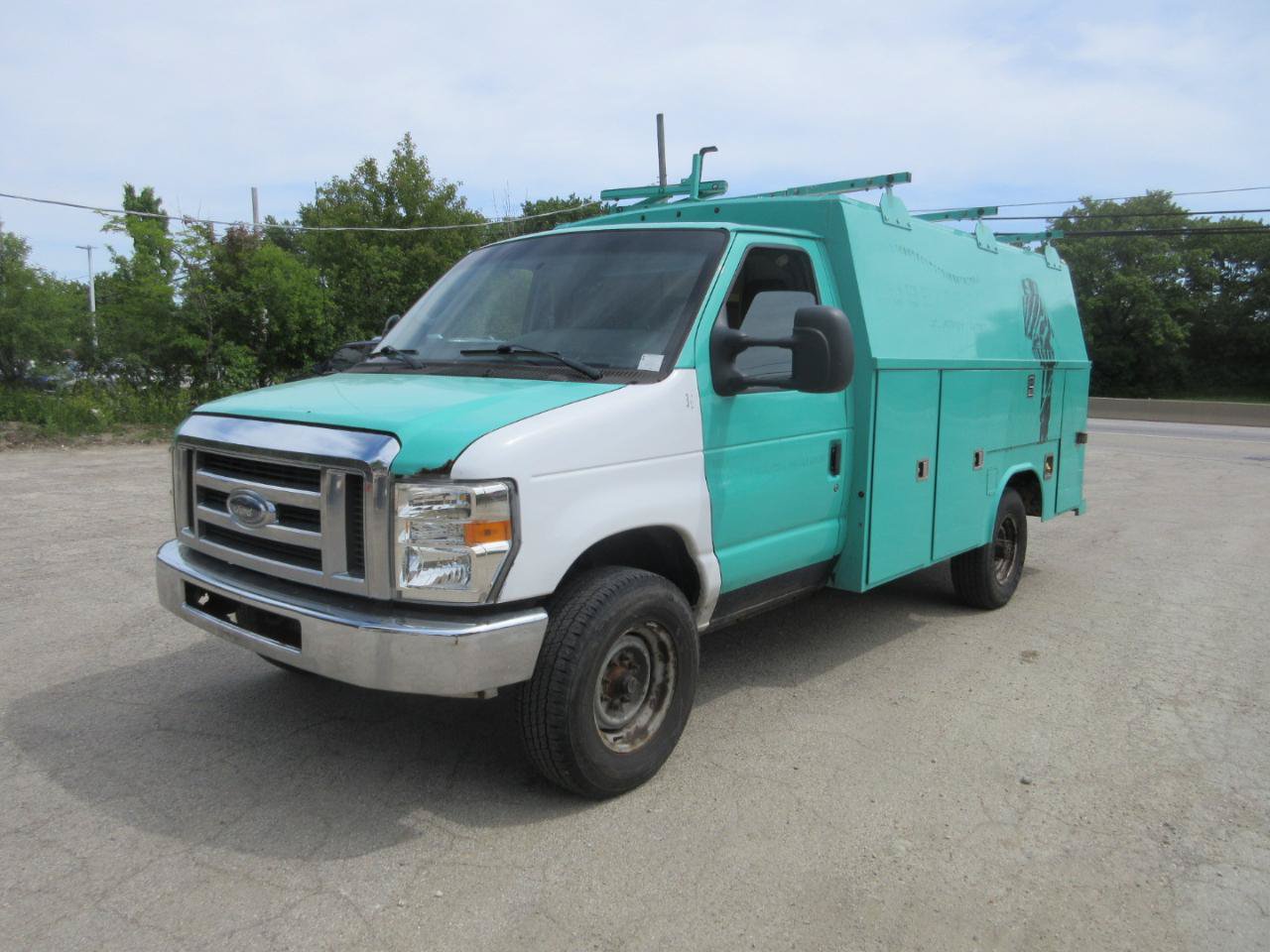 Used 2012 Ford E-350 and Econoline 350 Super Duty w/ PWR Locks & Windows Group RWD image 3