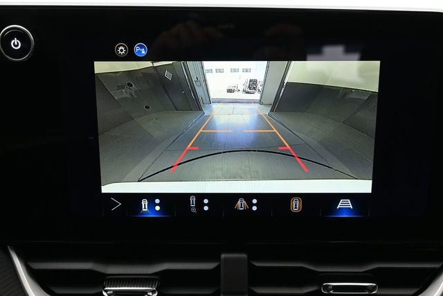 New 2026 Chevrolet Equinox LT w/ Convenience Package II FWD image 44