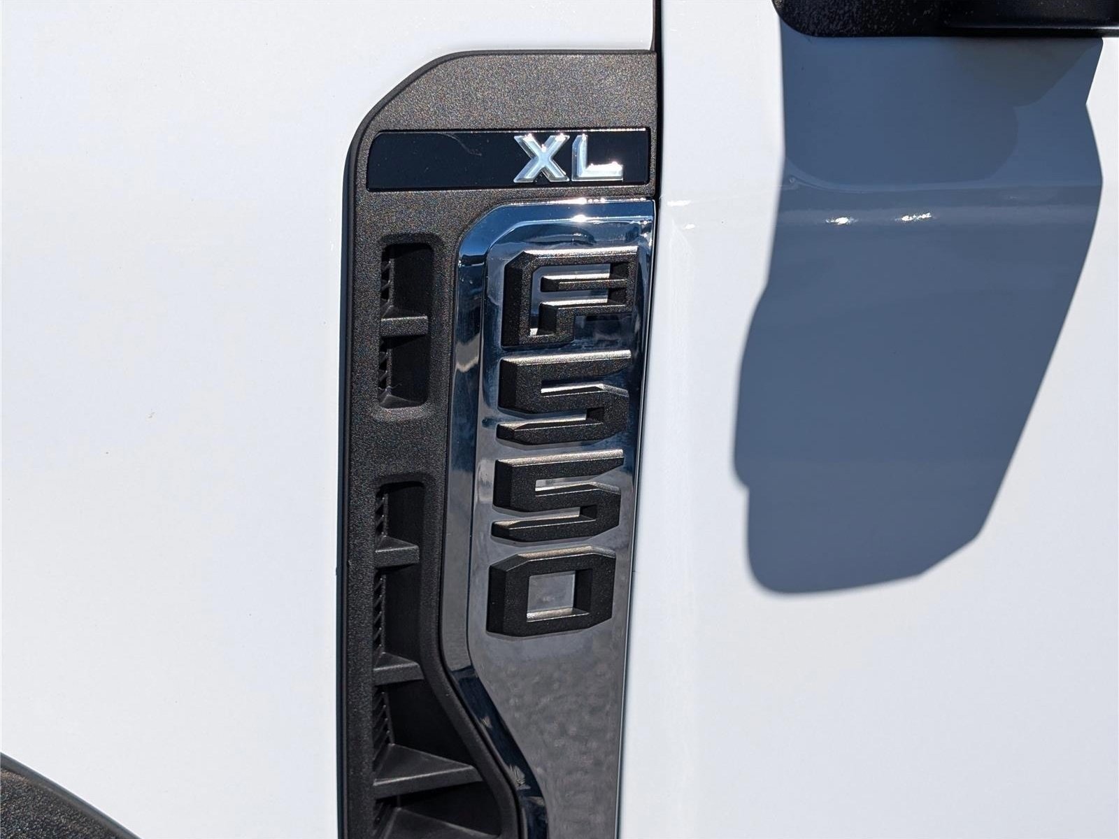 Used 2024 Ford F550 4x4 Crew Cab Super Duty image 9