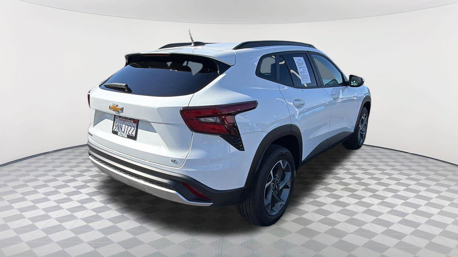 Used 2024 Chevrolet Trax LT FWD image 5